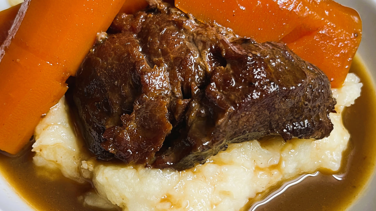 Braised veal cheecks for canning